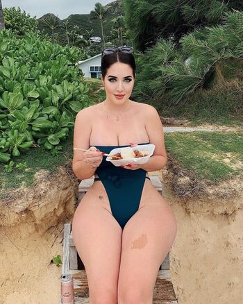 Holly Luyah