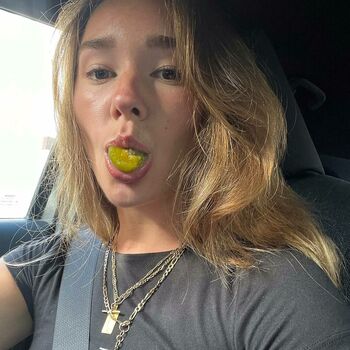 Holly Taylor