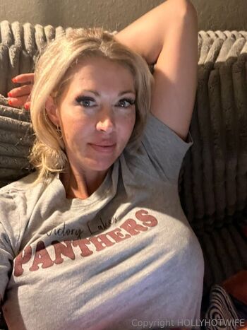 hollyhotwife