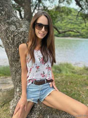 hollyraefree