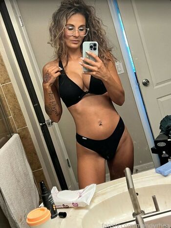 Hot Mom Mandy