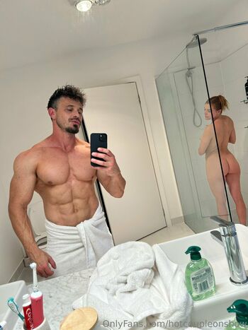 hotcoupleonshow