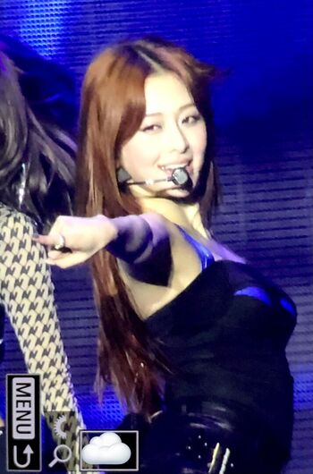 Huh Yunjin 허윤진