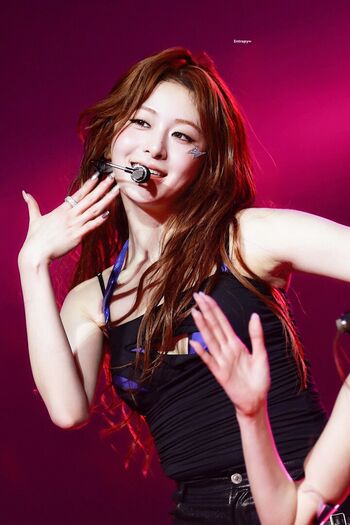 Huh Yunjin 허윤진
