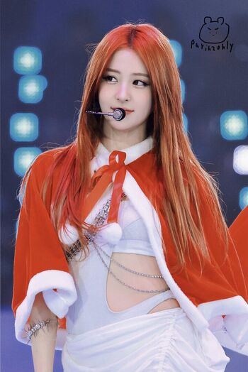 Huh Yunjin 허윤진