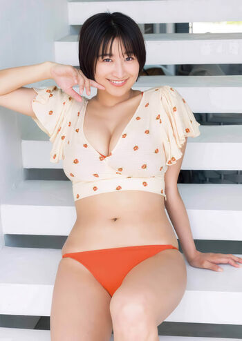 Ina Enohara 榎原依那