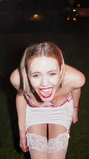 Iris Apatow