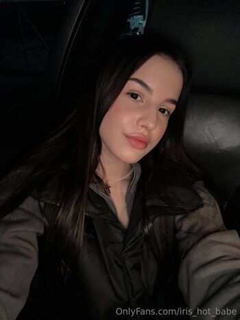 iris_hoty_babe