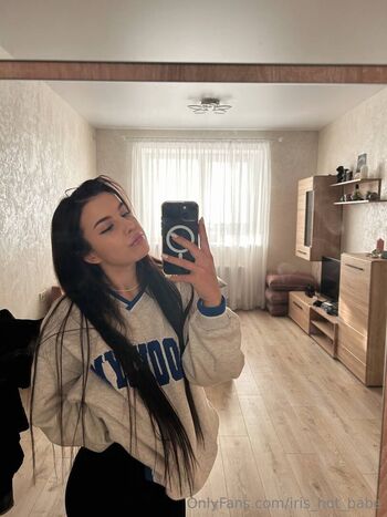 iris_hoty_babe