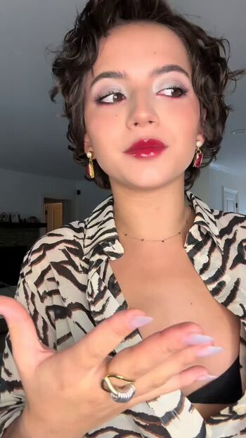Isabela Merced