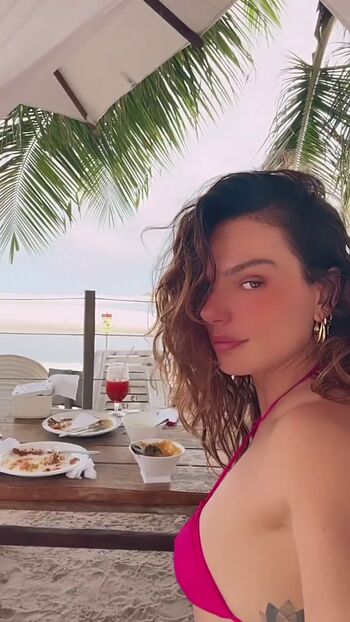 Isis Valverde