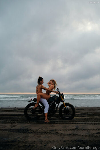 islandbound_ontour / ouralterego