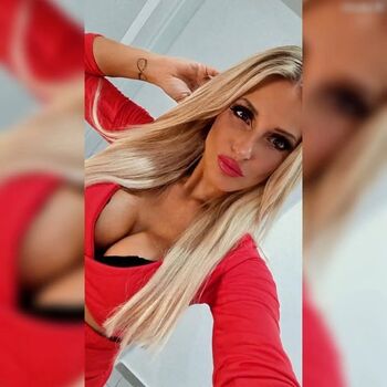 Iva Blondie