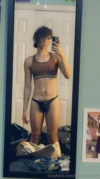 ivyevescarlet