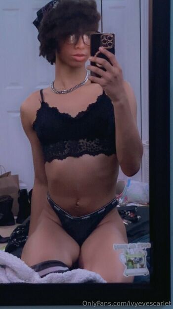 ivyevescarlet