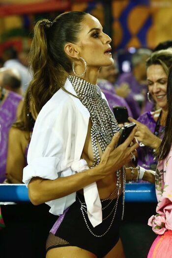 Izabel Goulart