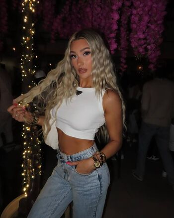 Izzi Dame