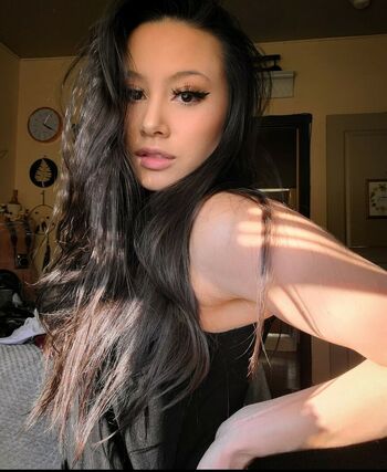 jackiee_elana_chan
