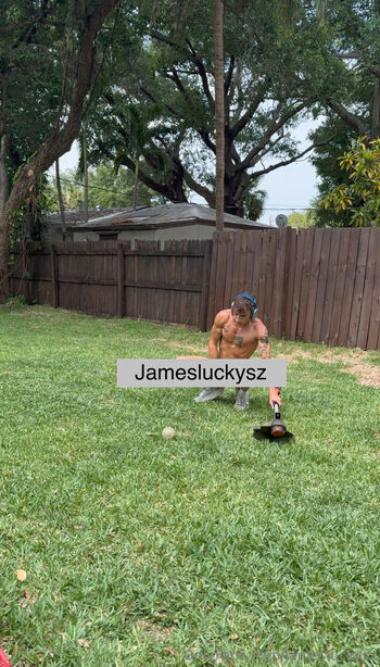 jamesluckysz