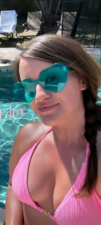 Jenna Ezarik