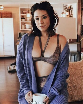 Jillian Rose Reed