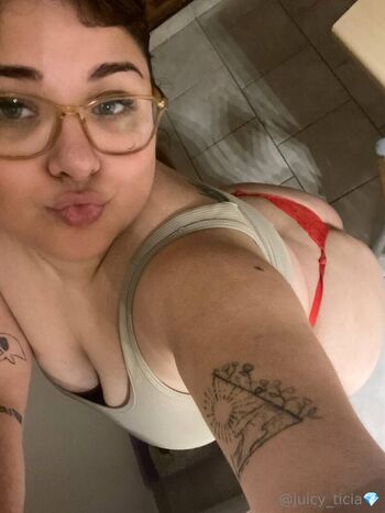 juicy_ticia
