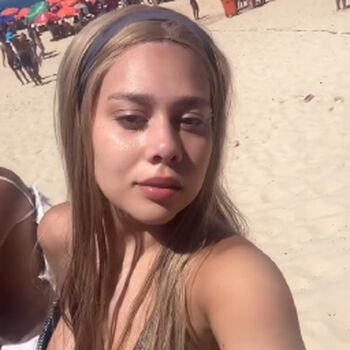 Julia_alvarengaa
