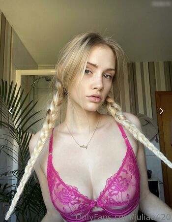 Julia Damro
