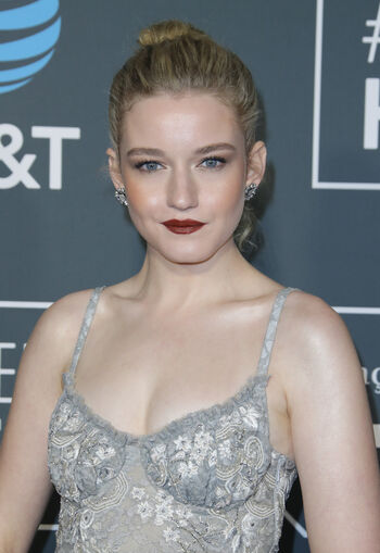 Julia Garner