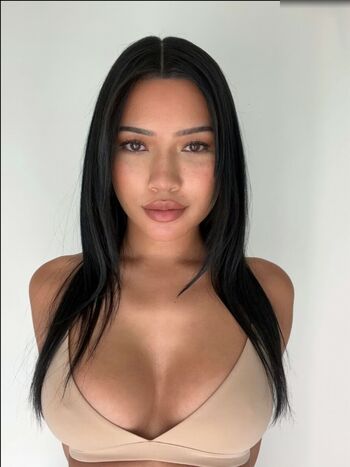 Julia Kelly