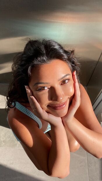 Julia Kelly