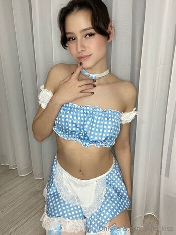 julia_kiss