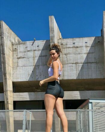 Julia Linhares