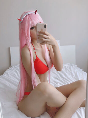 Julia Majch (moonunyo/shieruyo)