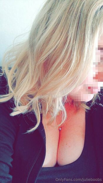 julieboobs