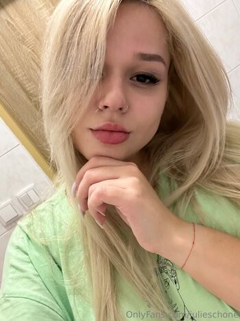 julieschone