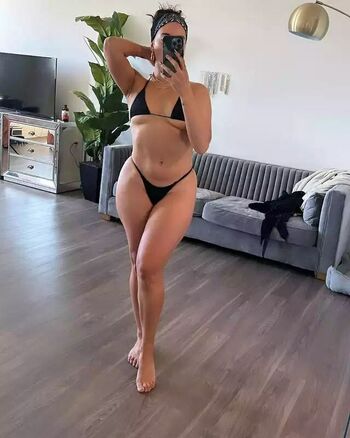 Kassandra Lee