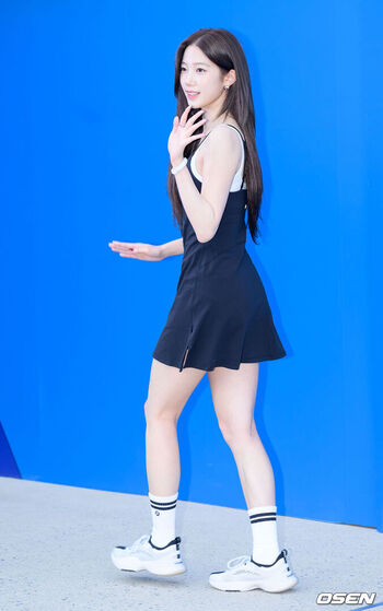 Kazuha Nakamura 中村 一葉