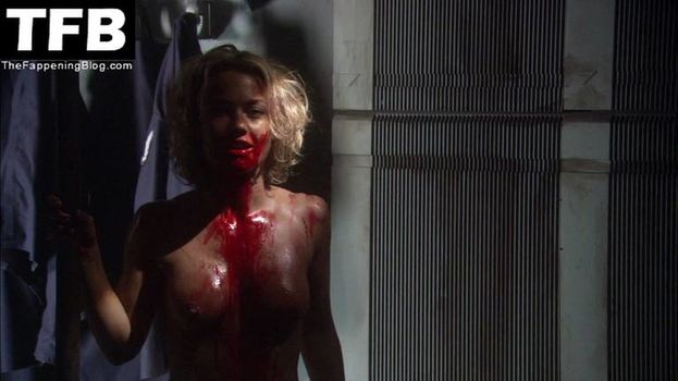 Kelly Carlson
