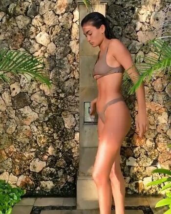 Kelly Gale