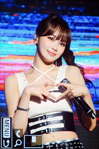 Kim Chaewon