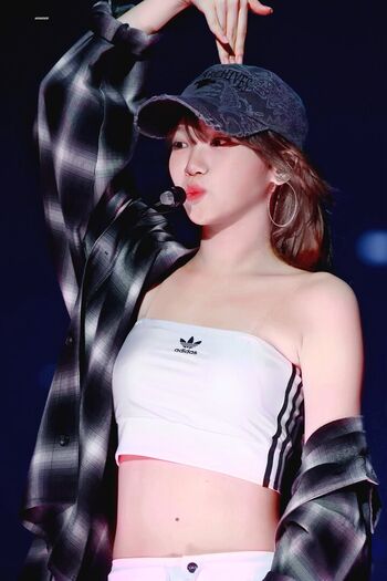 Kim Chaewon
