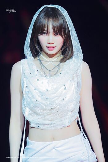 Kim Chaewon