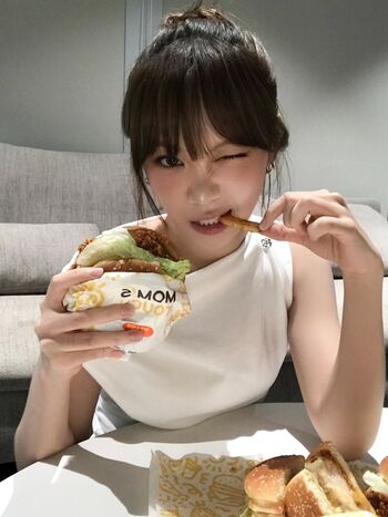 Kim Chaewon