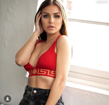 Kim Gloss