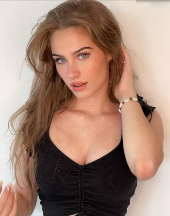 Kim Sara