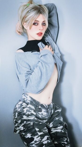 Kirsten Ria
