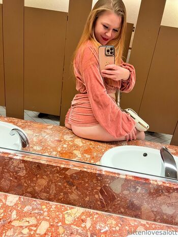 kittenlovesalott