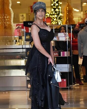 Komal Bhagat