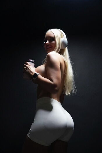 kristenlanaefree